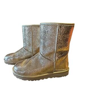 Ugg Women’s Size 6 Metallic Gold Shorty Boots